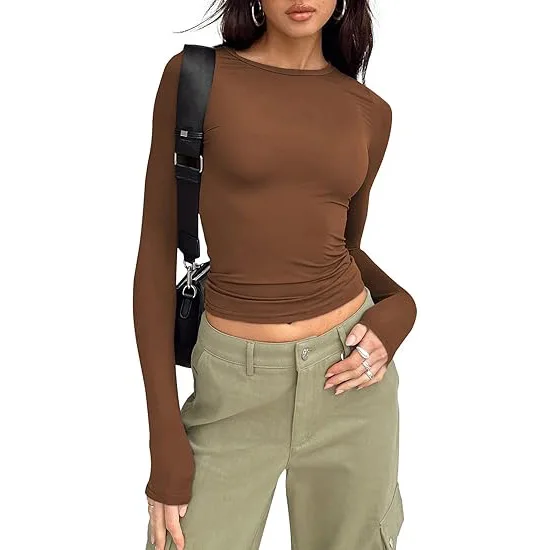 Dopasowany crop top z długim rękawem i okrągłym dekoltem Kawowy