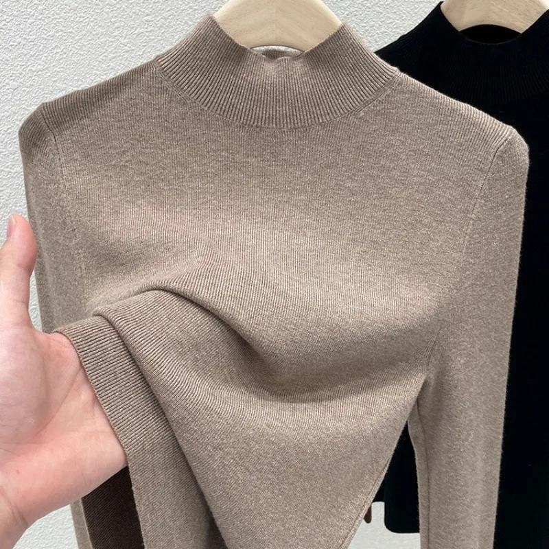 Dopasowany dzianinowy sweter z golfem Cachi
