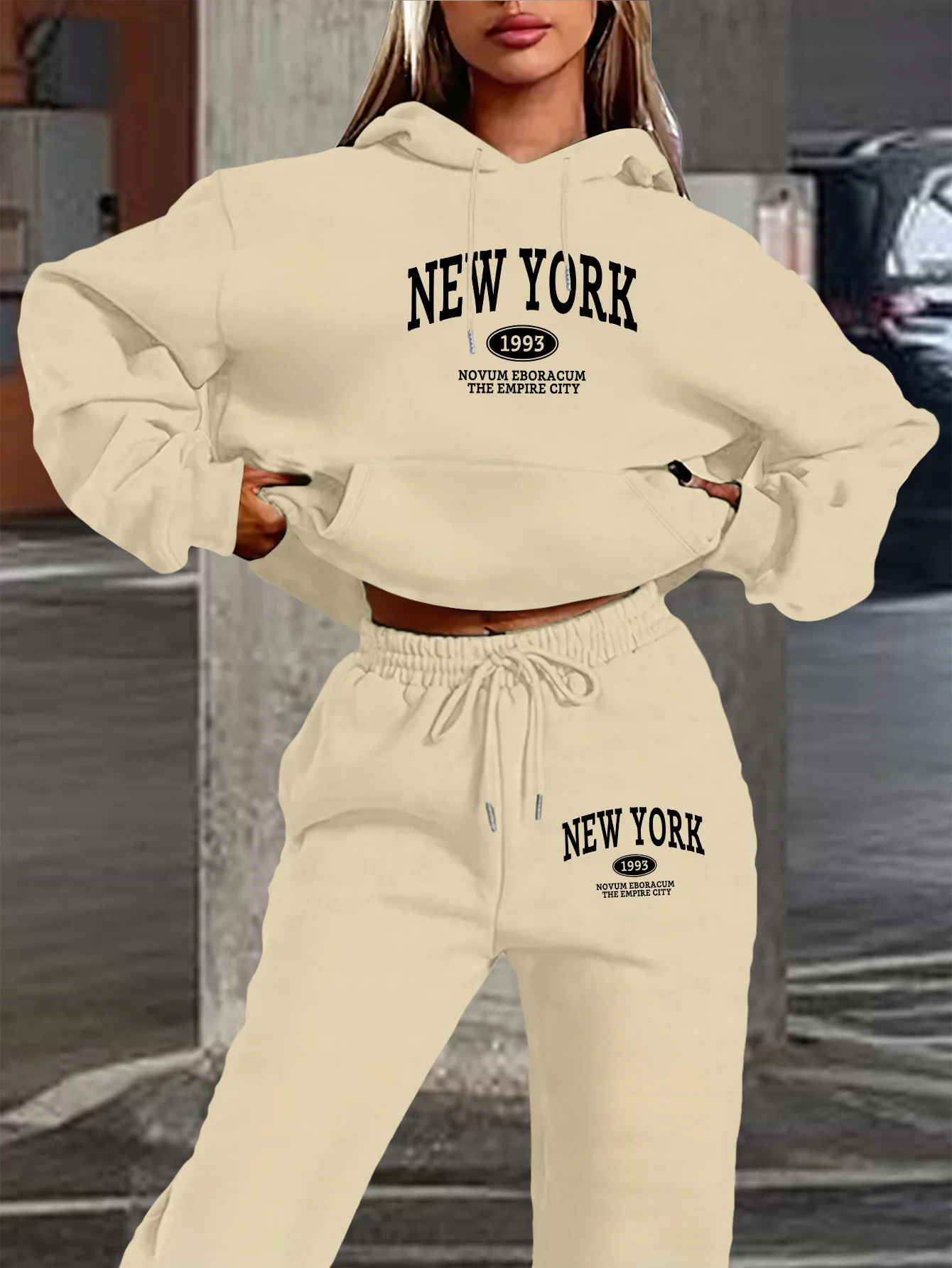 Dres damski z nadrukiem New York — bluza i spodnie Ciemnoszary