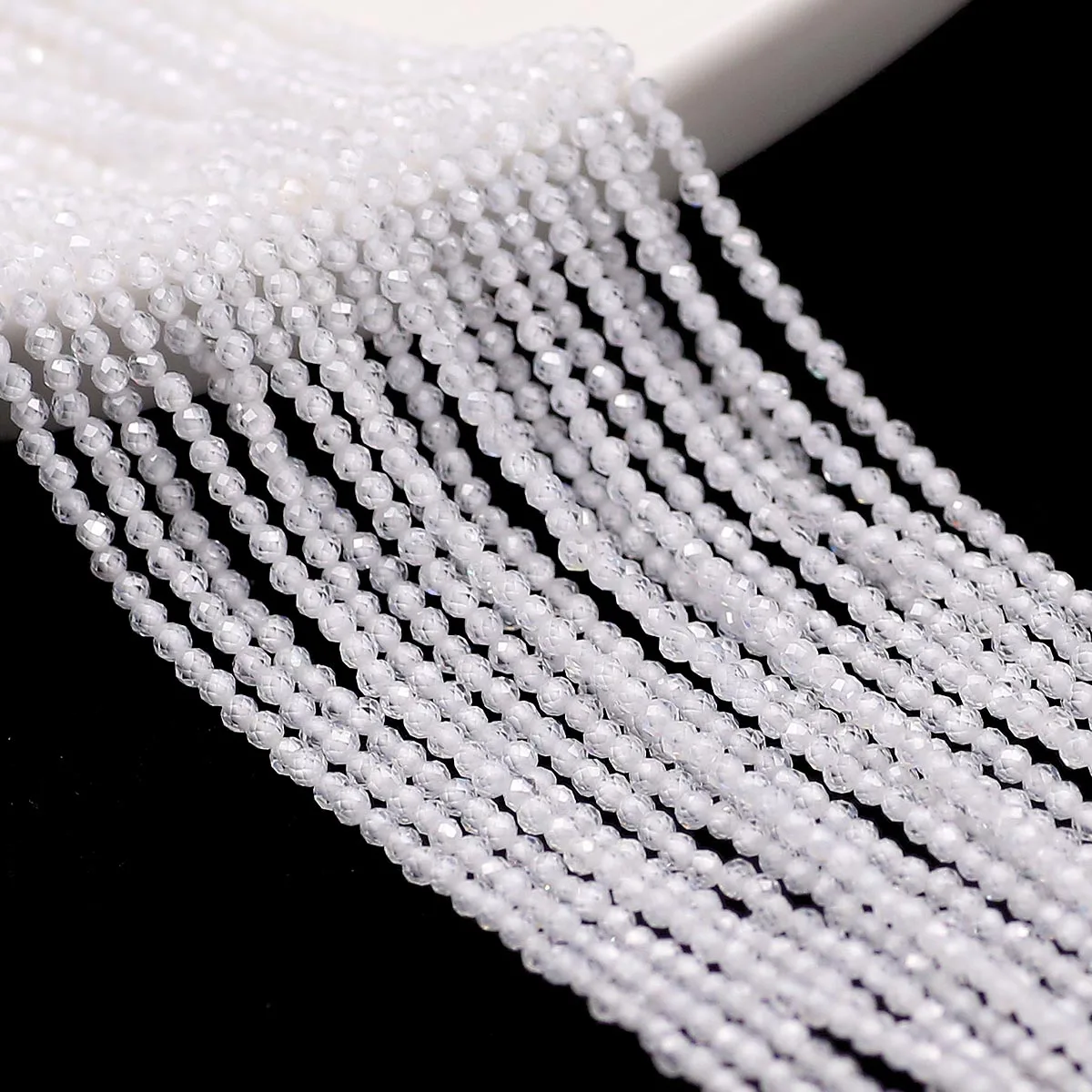 Drobne koraliki z cyrkonią do biżuterii DIY Biały