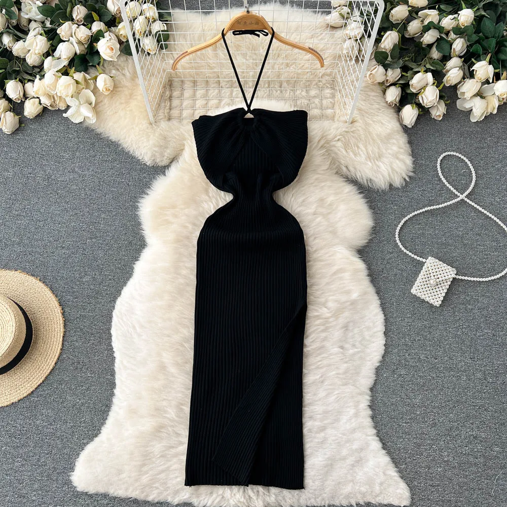 Dzianinowa sukienka bodycon z rozcięciem Czarny