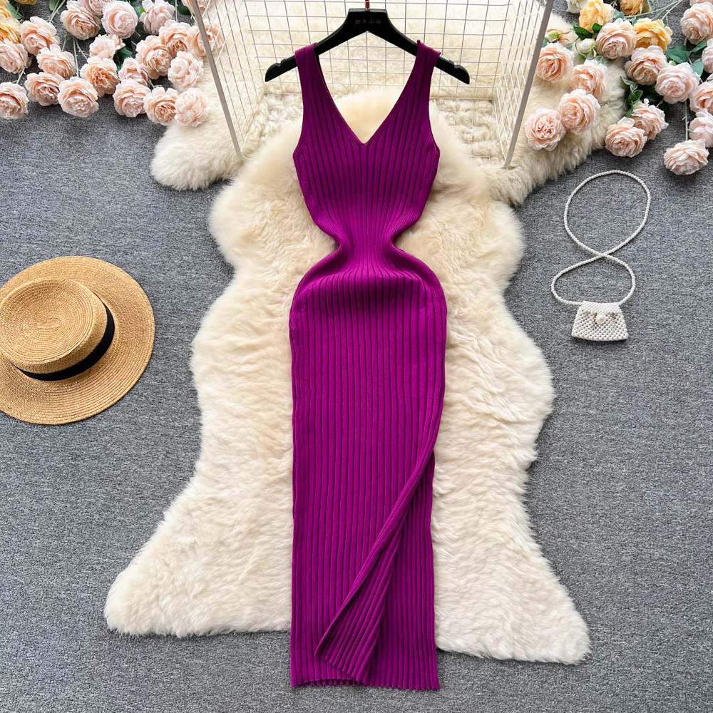 Dzianinowa sukienka bodycon z rozcięciem na biodrach Fioletowy
