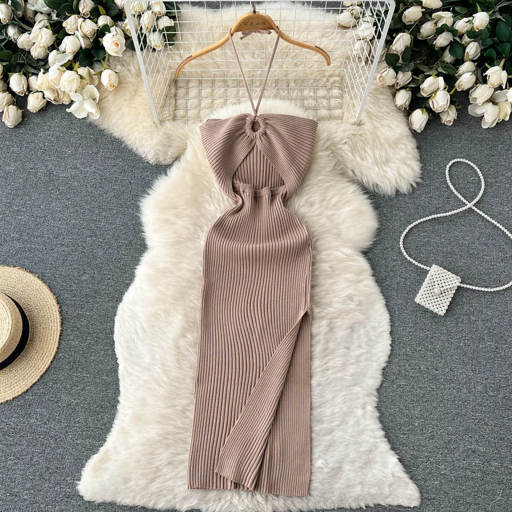 Dzianinowa sukienka bodycon z rozcięciem Khaki