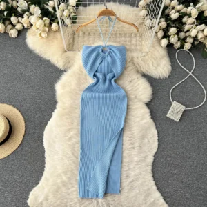 Dzianinowa sukienka bodycon z rozcięciem Niebieski