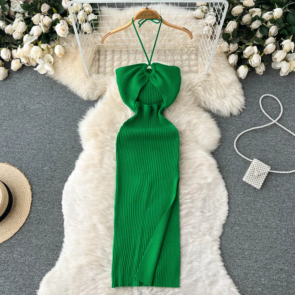 Dzianinowa sukienka bodycon z rozcięciem Zielony