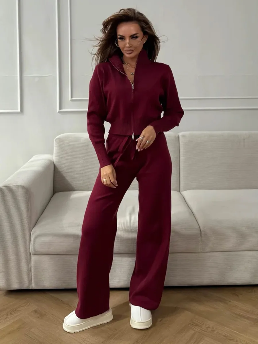 Dzianinowy komplet damski na jesień: kardigan na zamek i eleganckie spodnie Burgundia