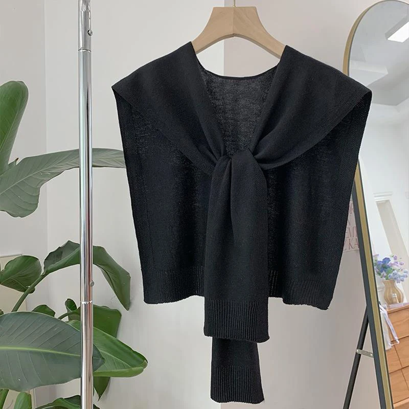Dzianinowy szal z imitacją kołnierzyka Czarny