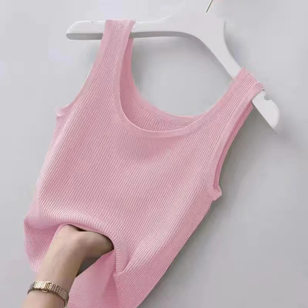 Dzianinowy top na ramiączkach basic z dekoltem U Różowy