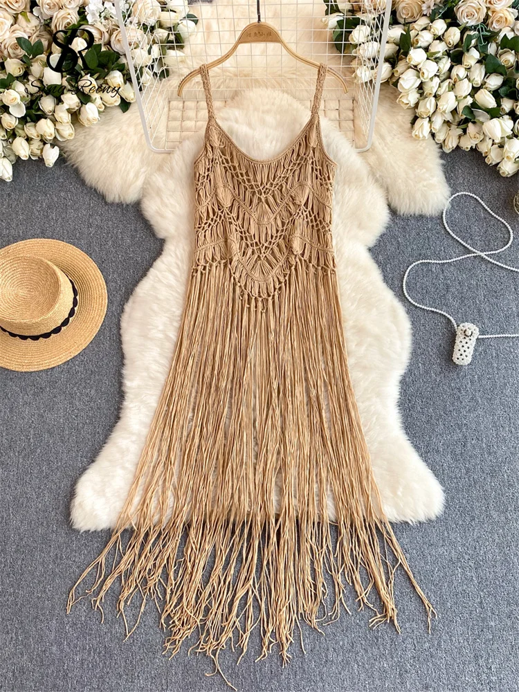 Dziergany top na ramiączkach z frędzlami w stylu boho Khaki