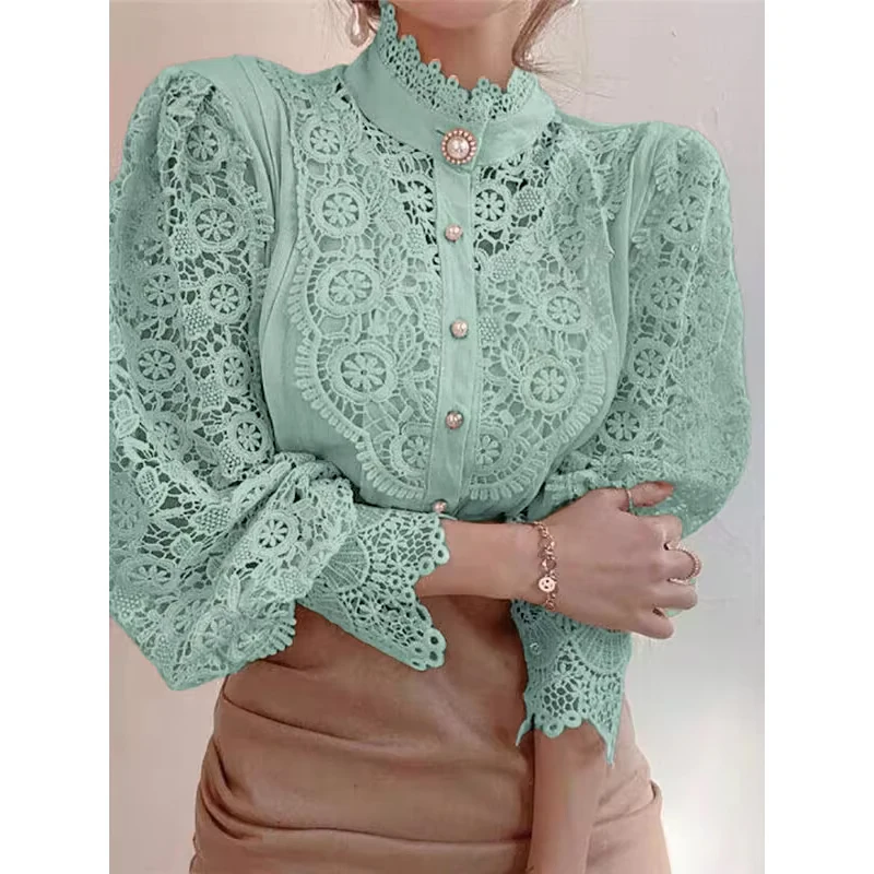 Elegancka bluzka z wysokim kołnierzem i koronką Zielony