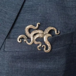 Elegancka broszka w kształcie zwierzęcia Rodowany