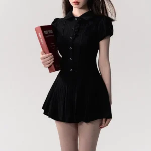 Elegancka koronkowa sukienka mini o kroju litery A z krótkim rękawem Czarny