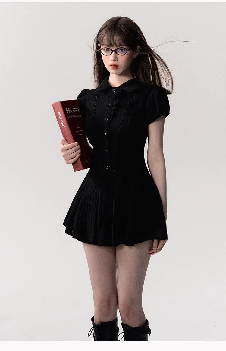Elegancka koronkowa sukienka mini o kroju litery A z krótkim rękawem Czarny