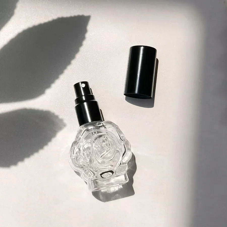 Elegancka mini szklana butelka do perfum 10ml z atomizerem Jasnożółty