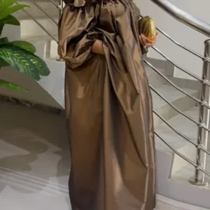 Elegancka sukienka maxi z falbankami i bufiastymi rękawami Brązowy