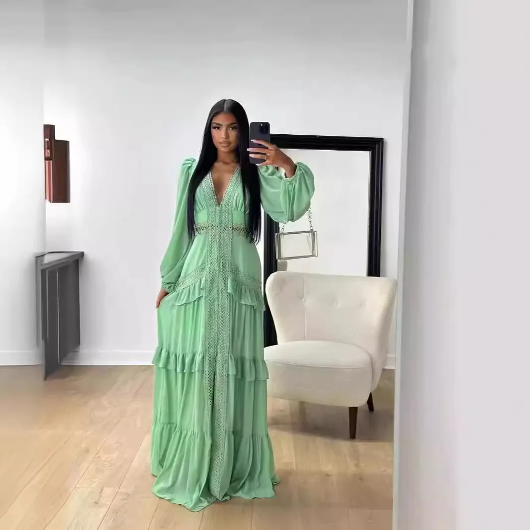 Elegancka sukienka maxi z falbankami i wycięciami Jasnozielony