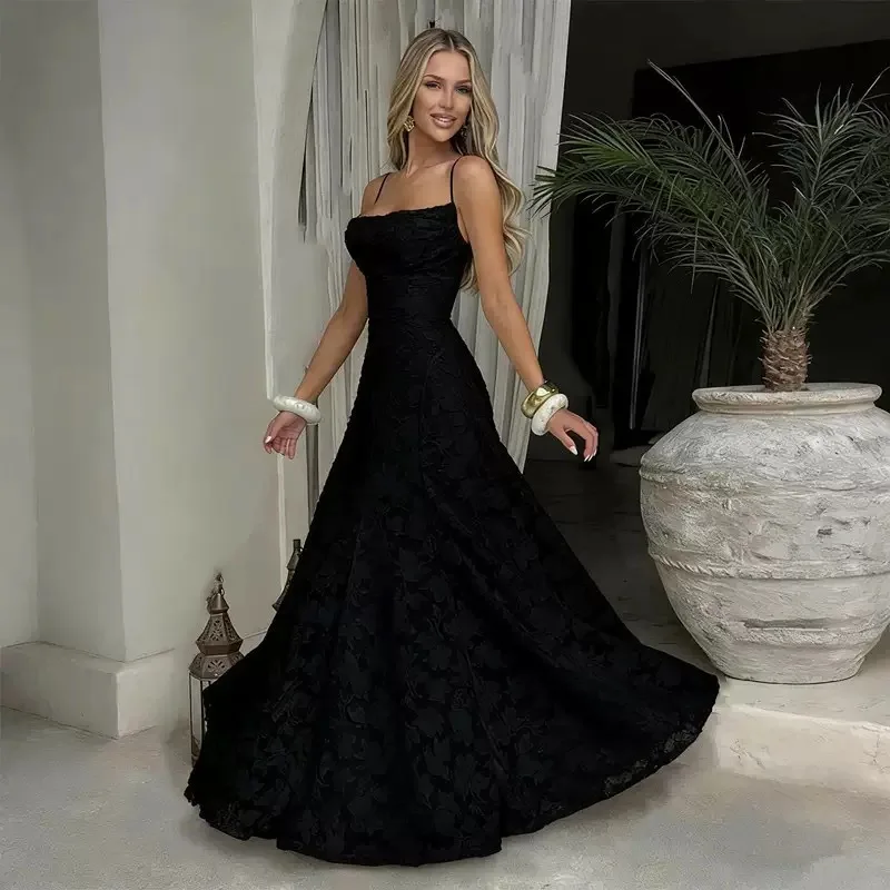 Elegancka sukienka szyfonowa z odkrytymi plecami na wesele Czerwony