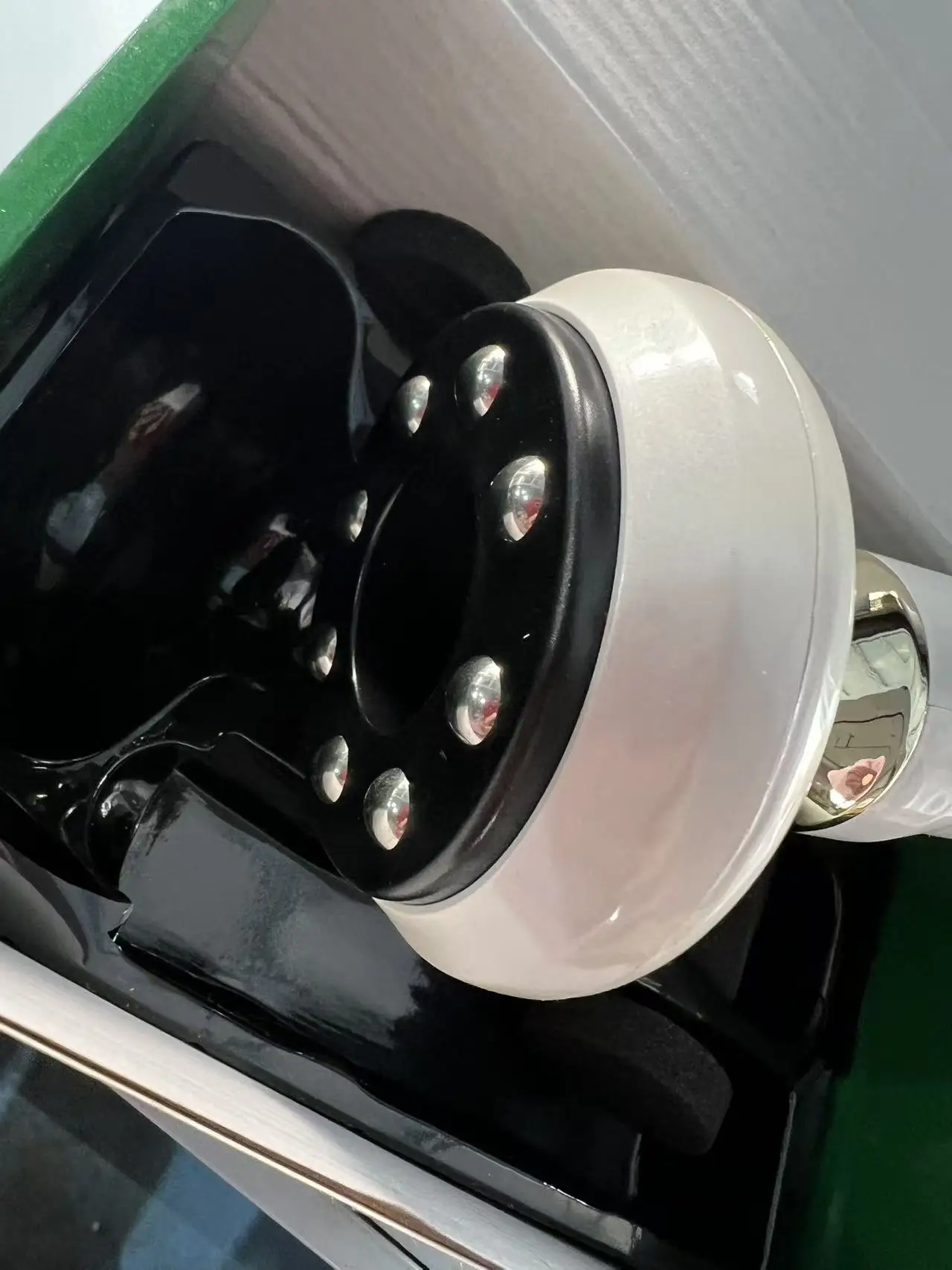 Elektryczny masażer antycellulitowy GuaSha z bańkami próżniowymi Niebieski
