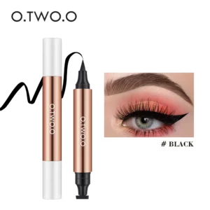 Eyeliner w stemplu O.TWO.O – czarny, wodoodporny, cat eye Błękitny