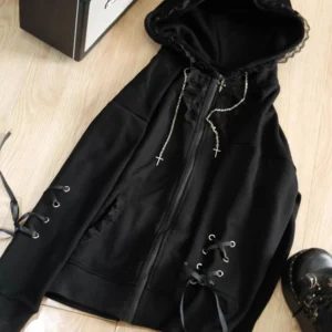 Gotycka czarna bluza z kapturem z koronką oversize Czarny