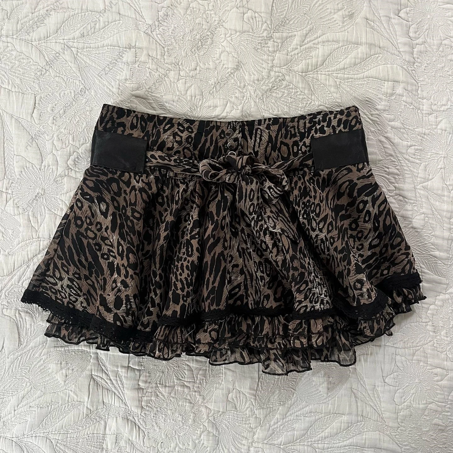 Gotycka mini spódniczka plisowana z metalową klamrą – punk streetwear Wielo