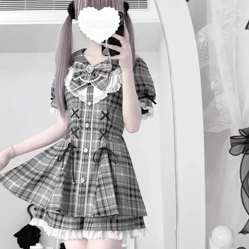 Gotycka sukienka lolita z kokardą i koronką Kremowo biały