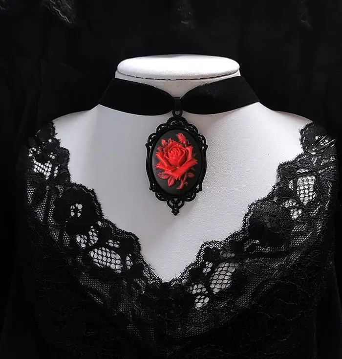 Gotycki choker aksamitny z kotem, różą i wroną - naszyjnik punk Złoty kolor
