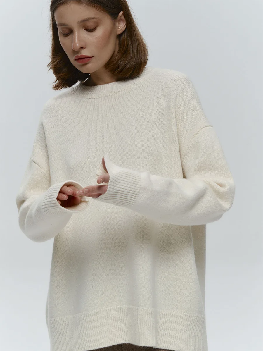 Gruby ciepły sweter oversize z okrągłym dekoltem prosty Beżowy
