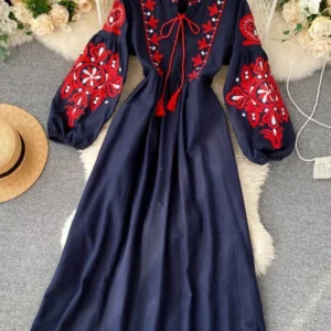 Haftowana sukienka boho jesienna z rękawem latarnia Niebieski