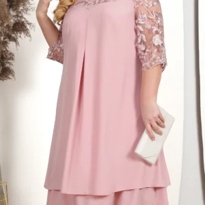 Haftowana sukienka patchworkowa plus size na lato Różowy