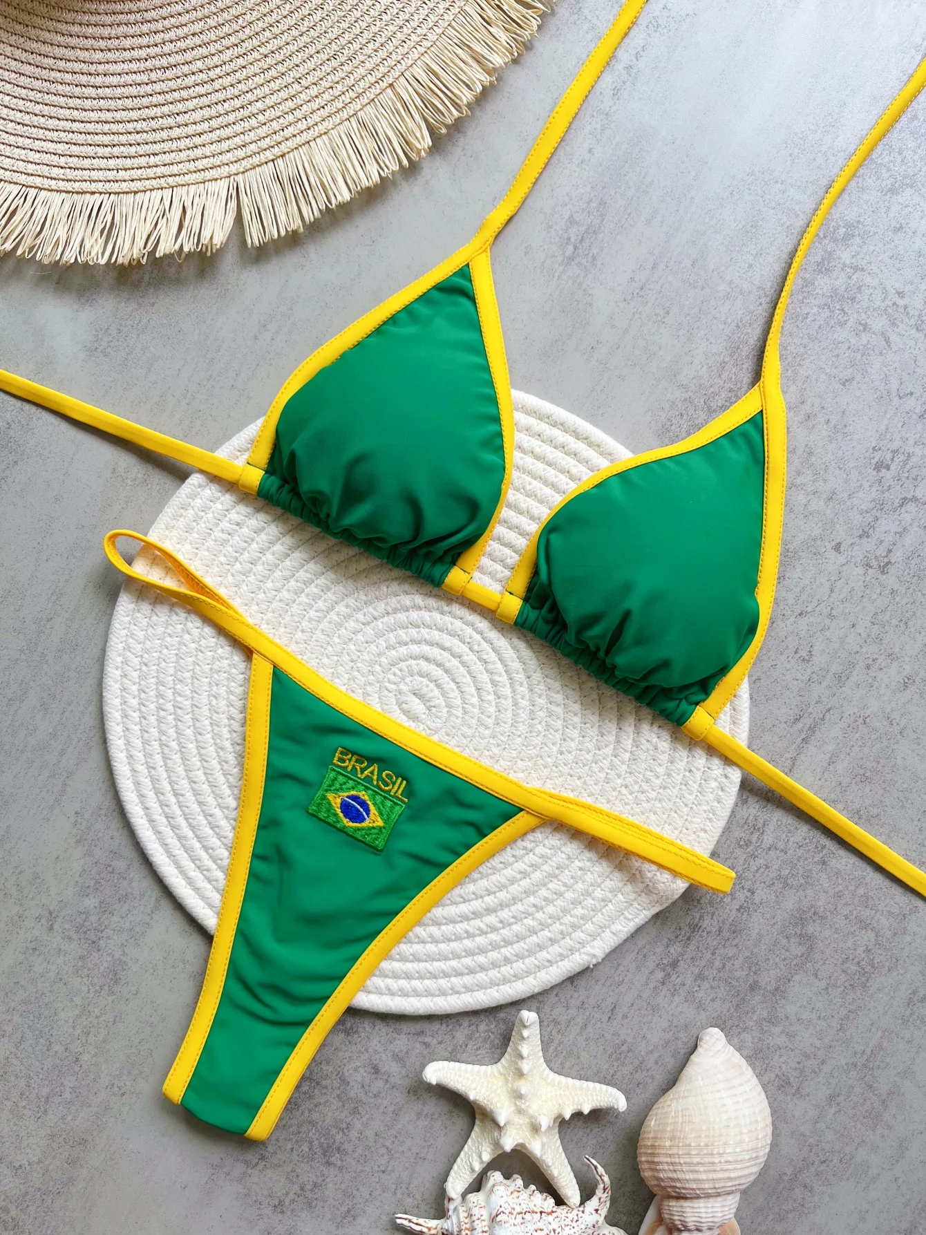 Haftowane patchworkowe bikini z kontrastowym wzorem Beżowy