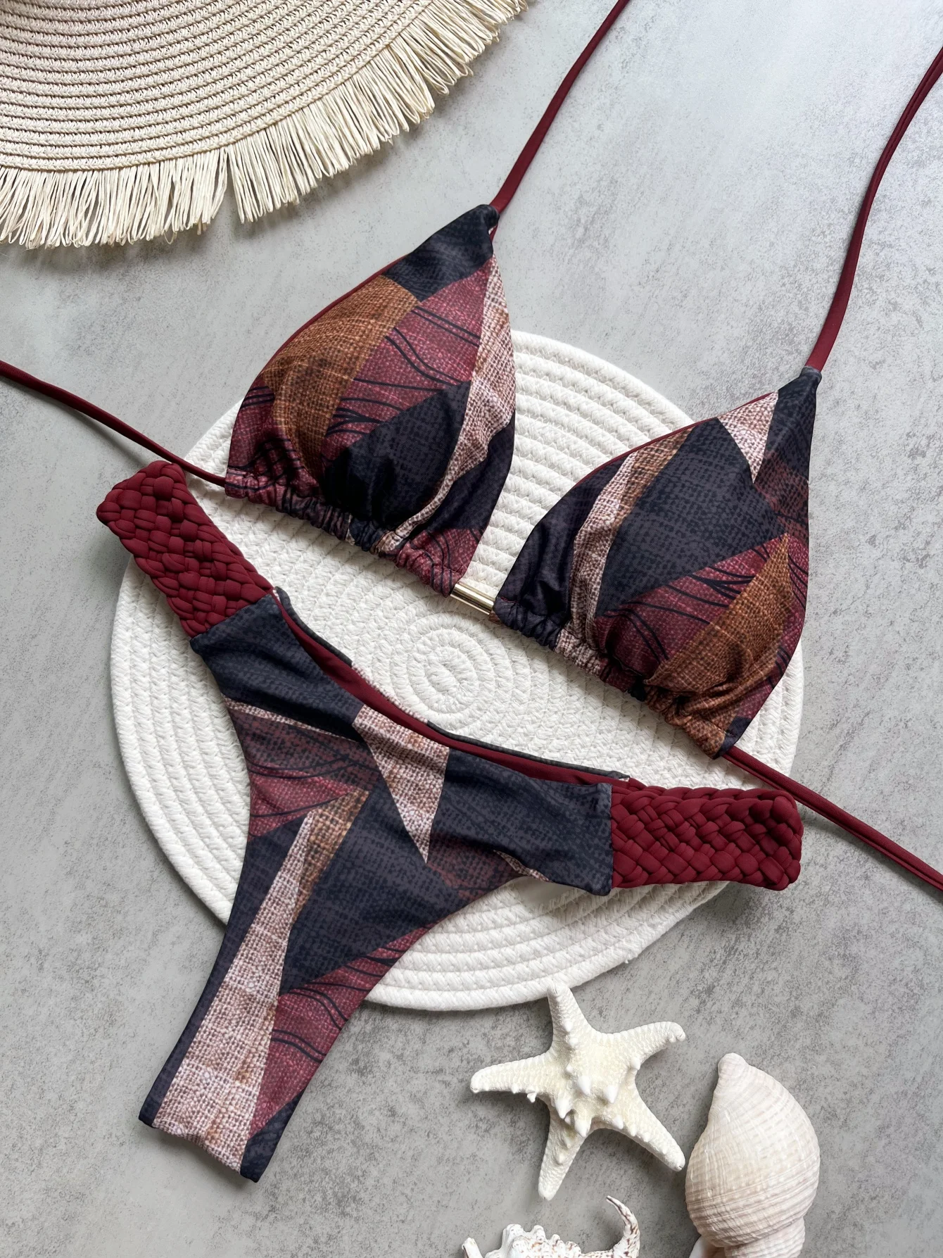 Halter bikini mini stringi z wysokim wycięciem Beżowy