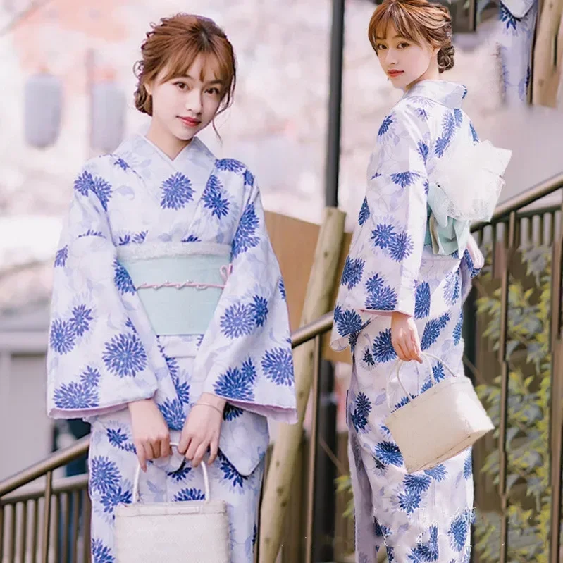 Japońskie kimono Yukata w tradycyjnym stylu Imbir