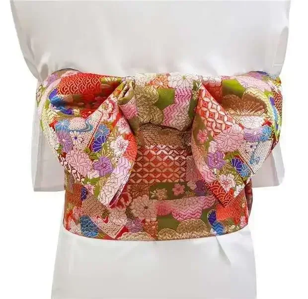 Japońskie kimono Yukata w tradycyjnym stylu Pomarańczowa czerwona