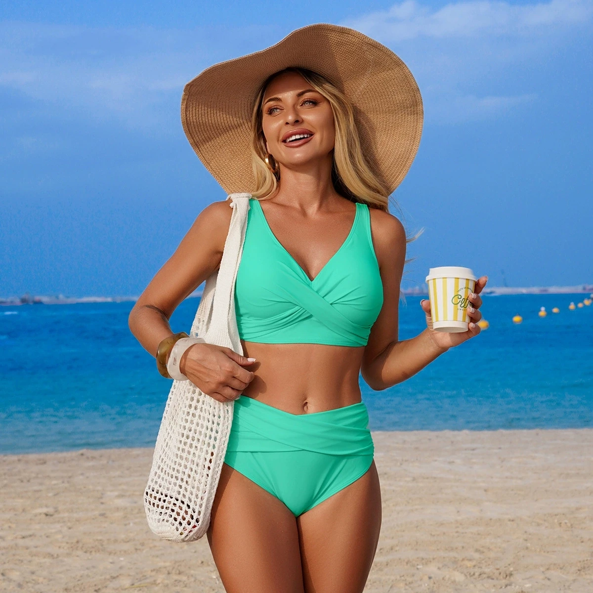 Jednolite bikini z paskami i efektem push-up Miętowy