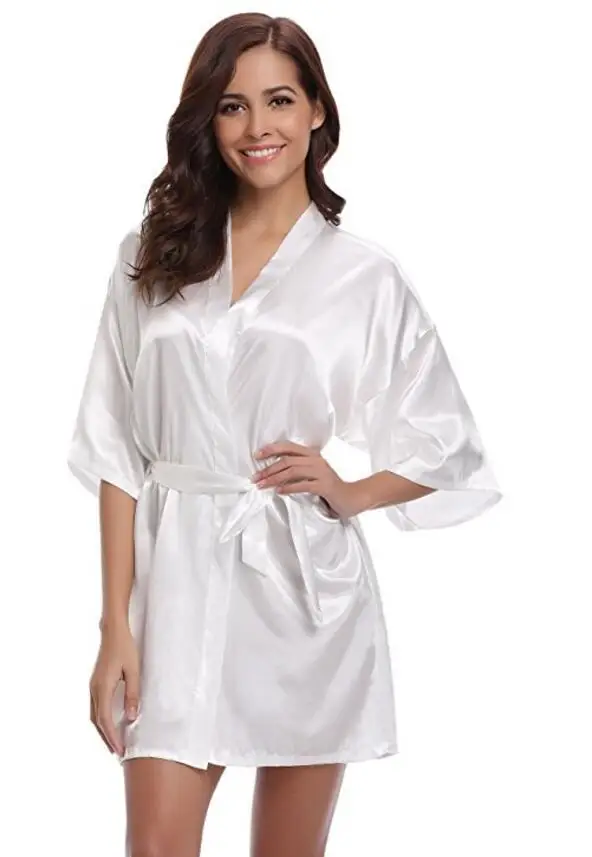 Jedwabisty satynowy szlafrok kimono dla druhny Biały