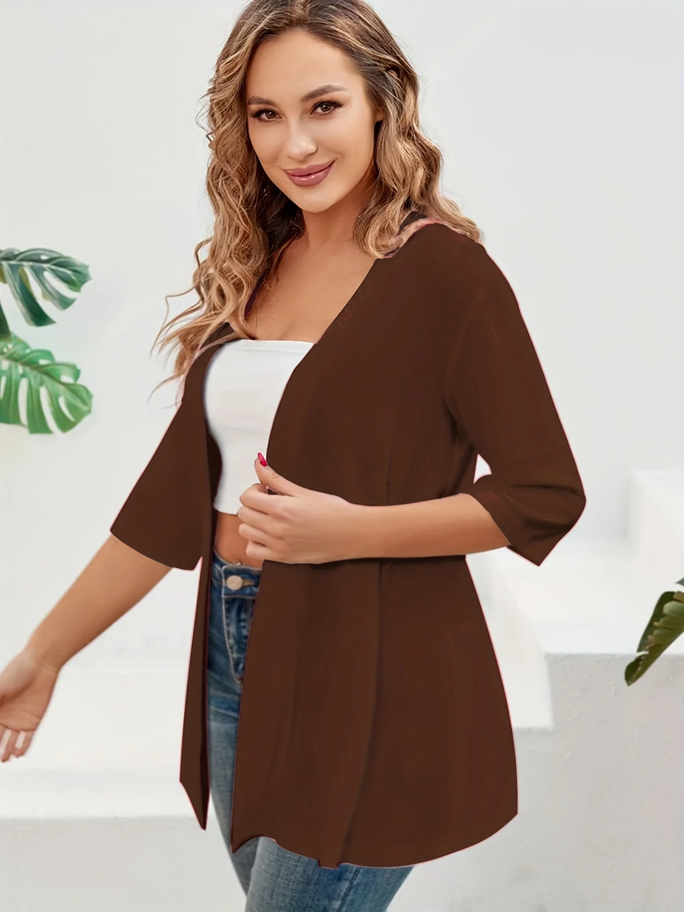 Elegancki kardigan damski plus size z krótkim rękawem — midi Ciemny brąz