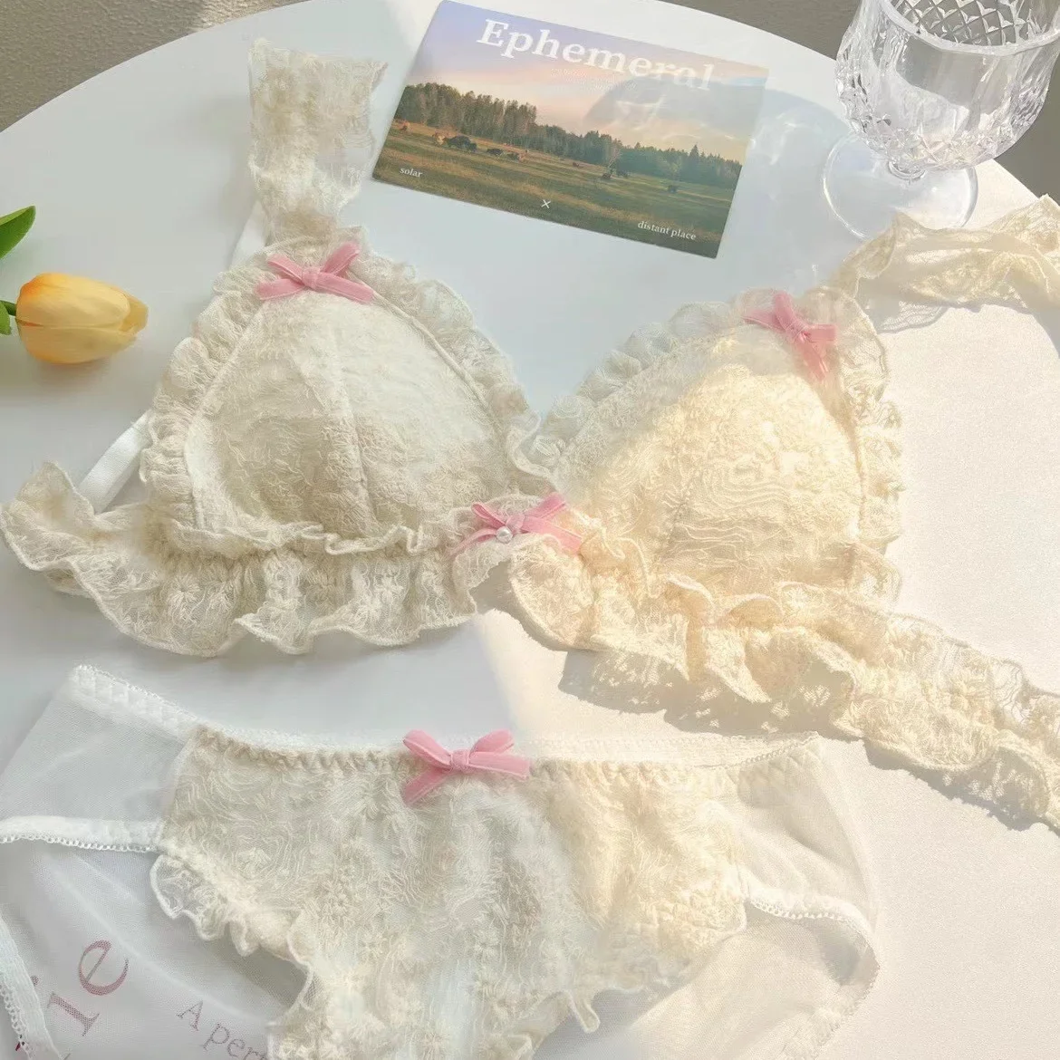 Komplet biustonosz bez fiszbin z koronkową kokarką w stylu japońskim Brązowy