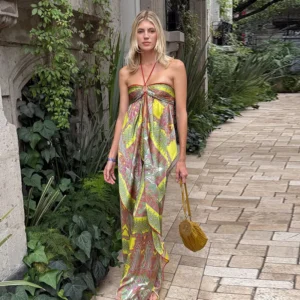 Trójczęściowy komplet boho na plażę: top halter, spodnie i kamizelka Beżowy