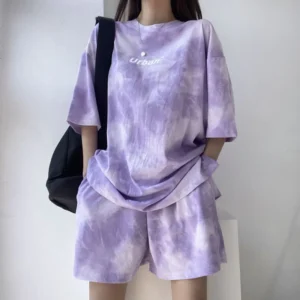 Komplet damski T-shirt i szorty tie-dye na lato Fioletowy