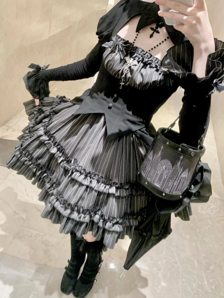 Komplet gotic lolita: top i puszysta spódnica w paski Czarny