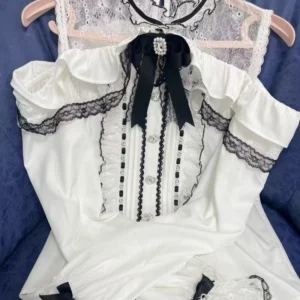 Komplet Lolita: koronkowa bluzka z falbankami i mini spódnica Czarny