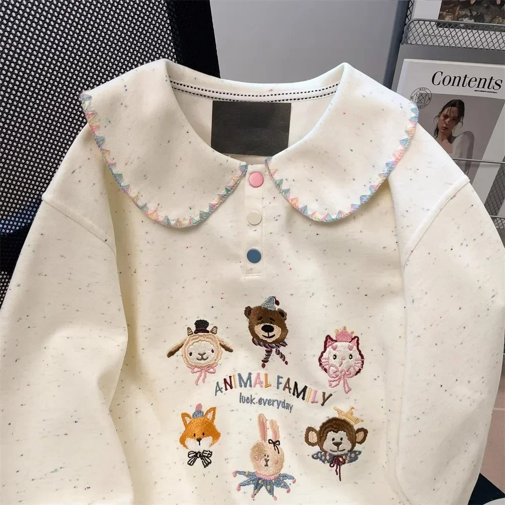 Koreańska bluza z haftem owcy i kota z kołnierzykiem Beżowy