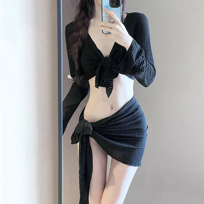 Koreańskie bikini 4-częściowe z plisowaną spódnicą Czarny