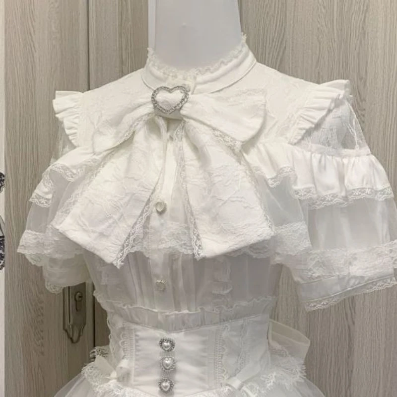 Koronkowa bluzka Lolita z naszywkami w stylu Harajuku Biały