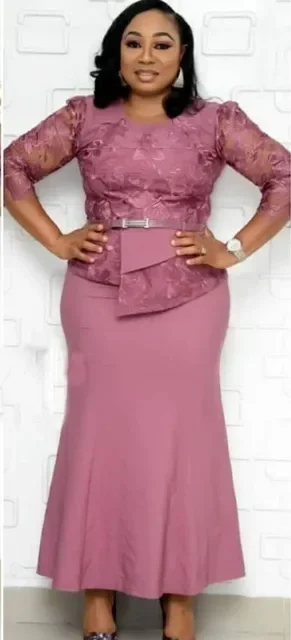 Koronkowa sukienka maxi plus size z rękawem 3/4 Fuksja