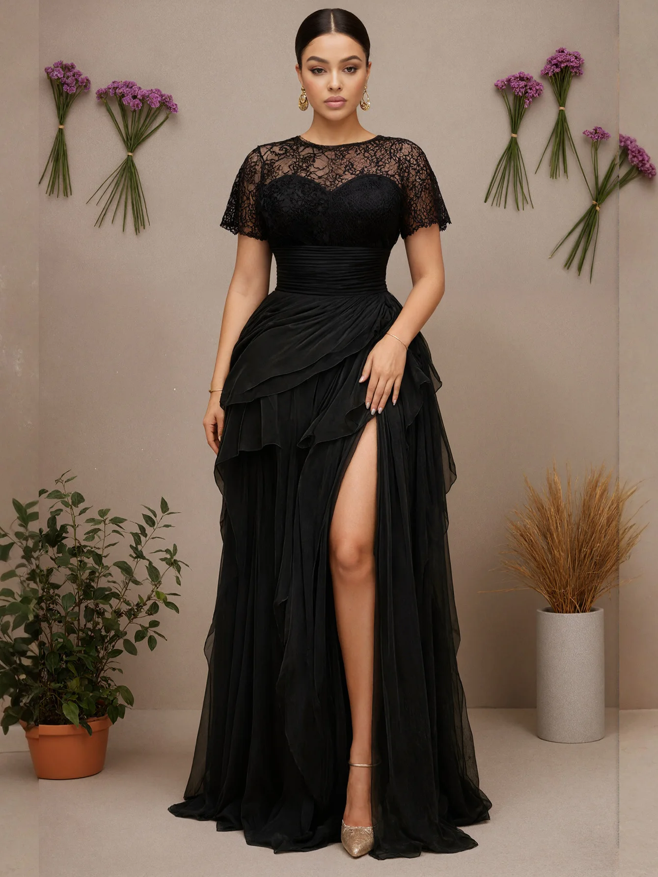 Koronkowa sukienka wieczorowa plus size z rozcięciem Beżowy