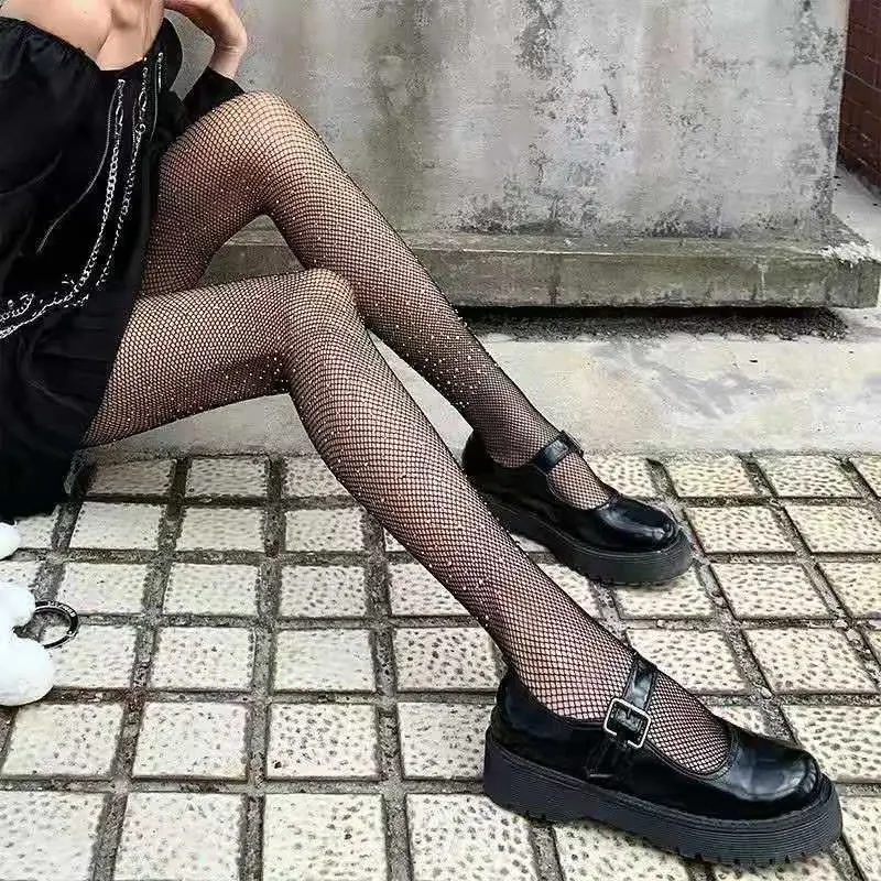 Koronkowe rajstopy z pajęczyną – klasyczny styl gothic retro Czarny