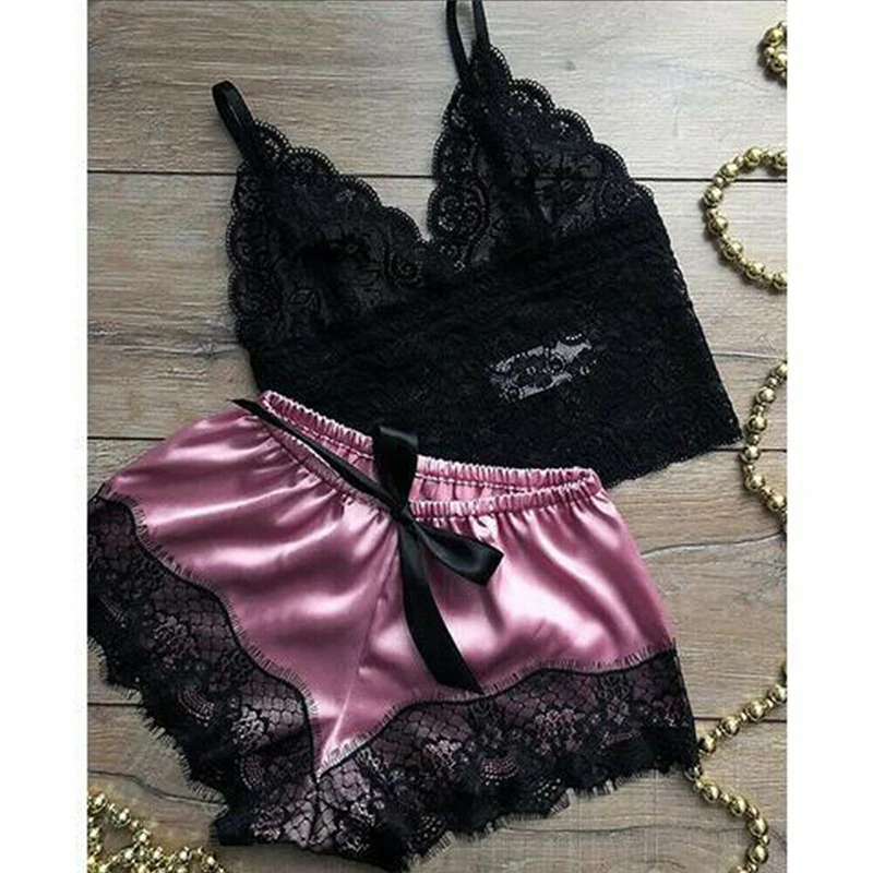 Koronkowy komplet bielizny nocnej - babydoll z szortami Czarny