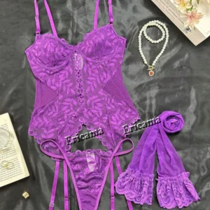 Koronkowy komplet bielizny 3-częściowy z podwiązką Purples set